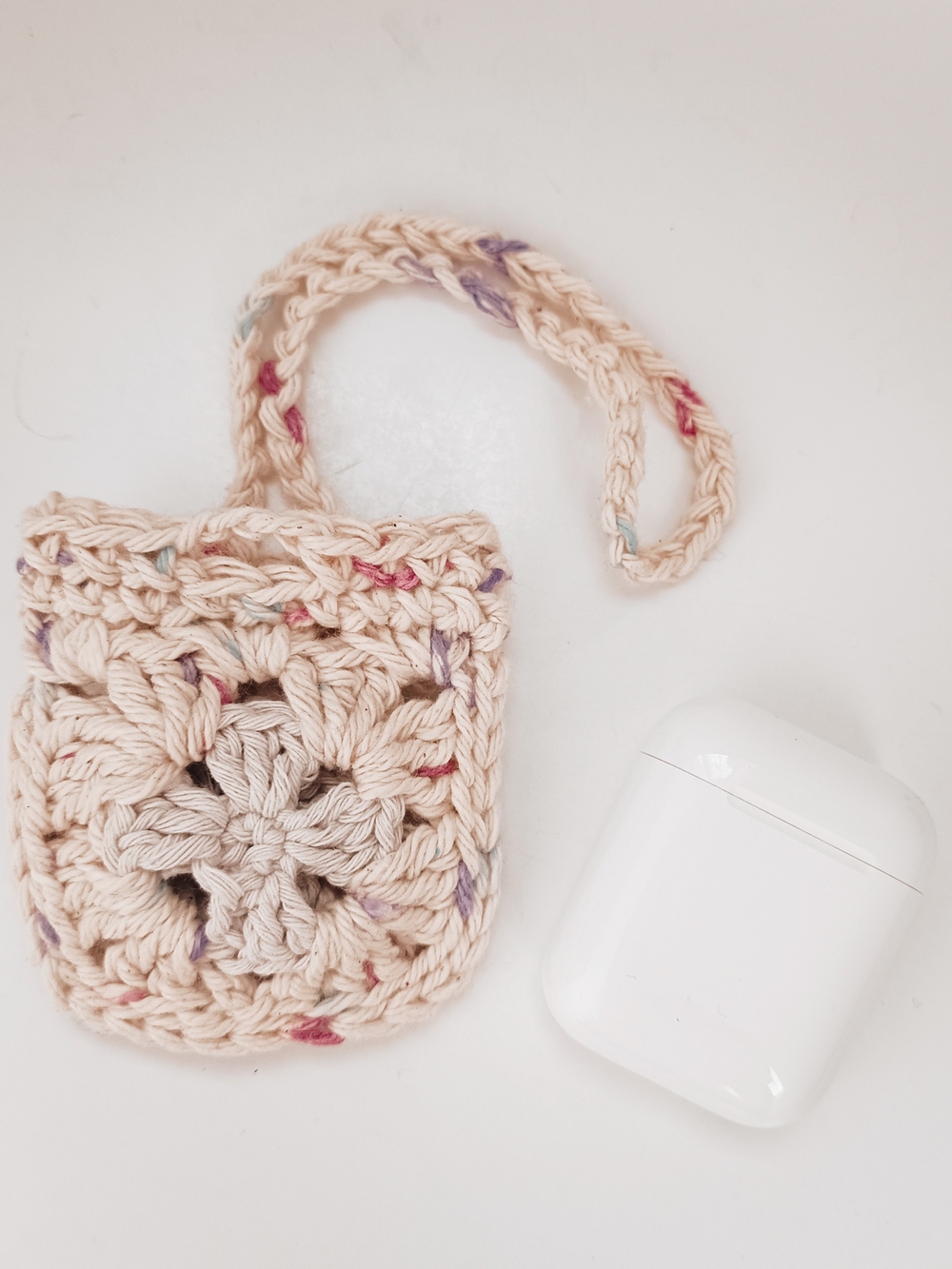 Crochet Cream AirPods Holder